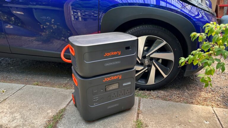 This portable battery station that can power your home for 2 weeks!