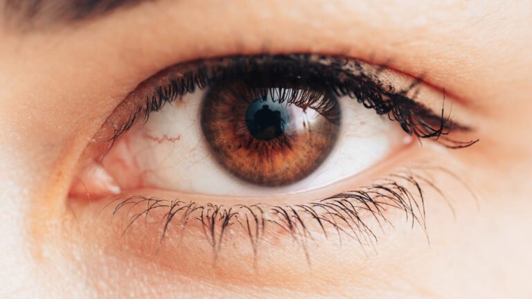 6 Common Habits That Could Be Damaging Your Vision