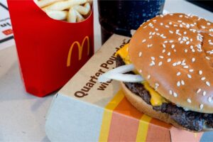 Fast Food Chains Are Pulling Their Onions in the Wake of McDonald’s E. Coli Outbreak