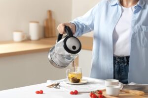 Amazon Shoppers Can’t Stop Buying This $28 Electric Kettle