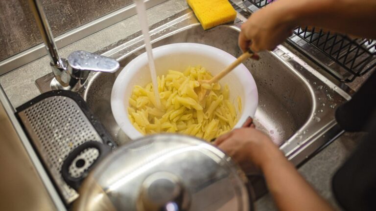 Should You Rinse Pasta After Cooking? We Asked an Italian Chef