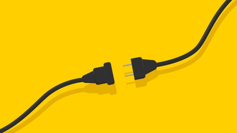 An Expert Warns Against Plugging These 7 Devices Into an Extension Cord