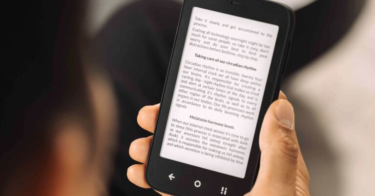 This pocket-friendly e-reader also wants to be your minimalist phone