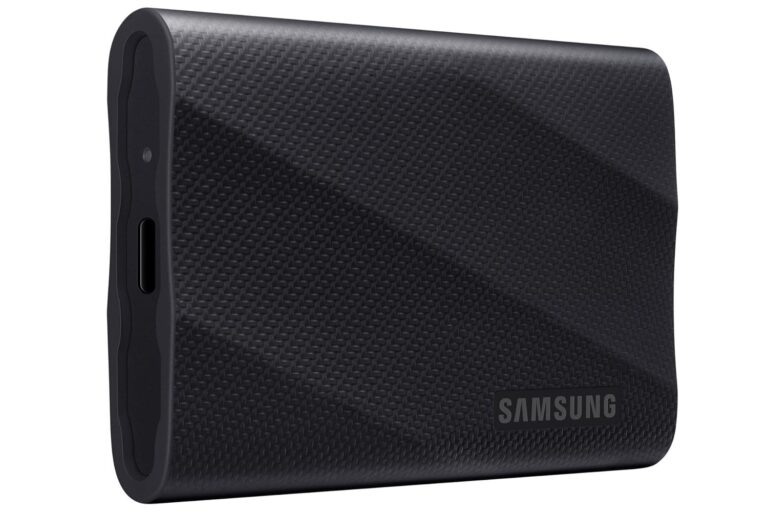 The Latest 4TB Samsung SSD Is 45% Off, Only 7.5 Cents Per GB in This Early Black Friday Deal