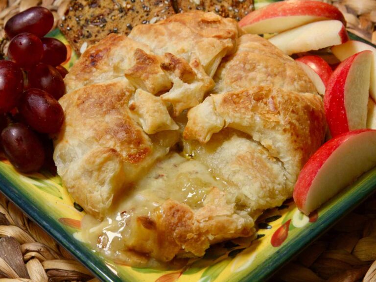 Baked Brie in Puff Pastry Recipe