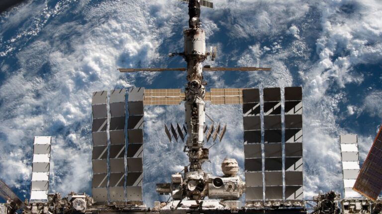 NASA, Roscosmos disagree on risk of “catastrophic failure” from ISS air leak