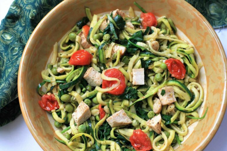 Zucchini Noodles with Chicken and Tomatoes in a Lemon Garlic Sauce Recipe