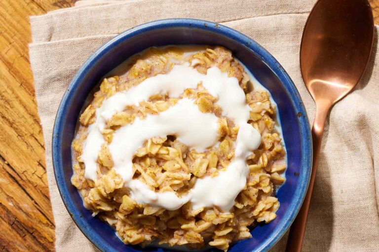 Cinnamon-Roll Oatmeal