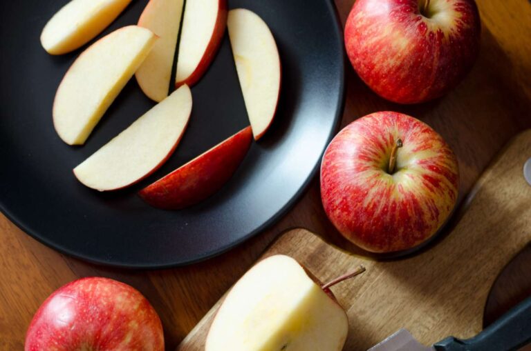 These 2-Ingredient Apple Pies Are the Ultimate Easy Holiday Dessert