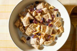 Shredded Wheat with Raisins & Walnuts