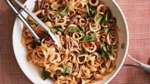 Lemon-Chile Calamari Pasta Recipe | Epicurious