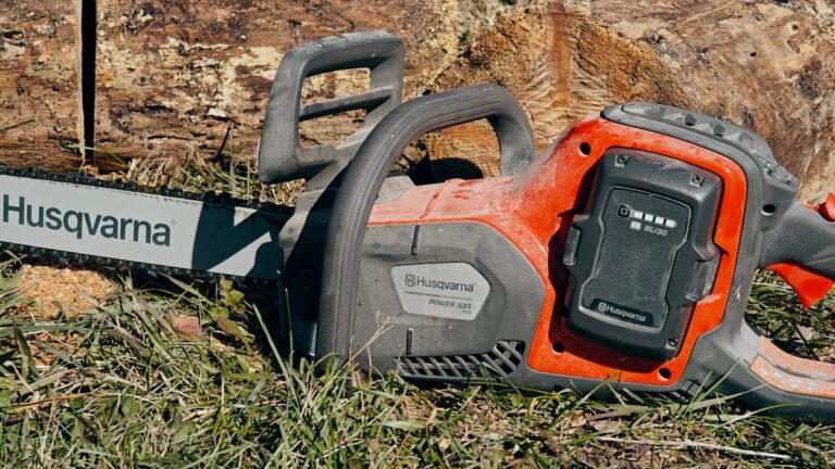 3 Reasons I Switched to an Electric Chainsaw for Cutting Firewood (and Everything Else)