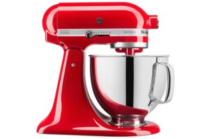 Amazon Has Dropped The Price Of This KitchenAid Mixer To a Record Low, Just In Time For Thanksgiving Dinner