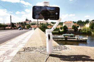 Filming with an iPhone? A smart, AI-powered gimbal from Hohem can help