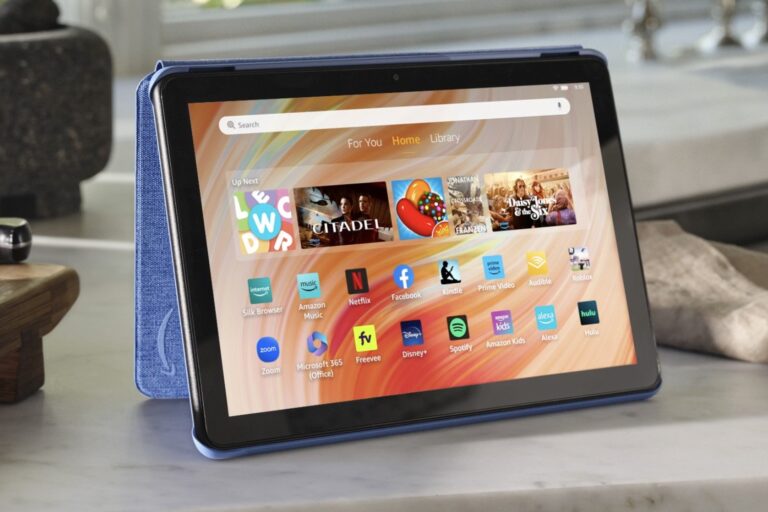 For Black Friday, Amazon Is Smashing The Price of Its HD 10 Tablet With a Huge 46% Discount