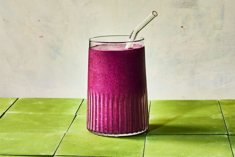 Berry–Green Tea Smoothie