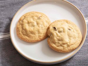 Perfect Crispy and Chewy Chocolate Chip Cookies for 1 in 20 Minutes