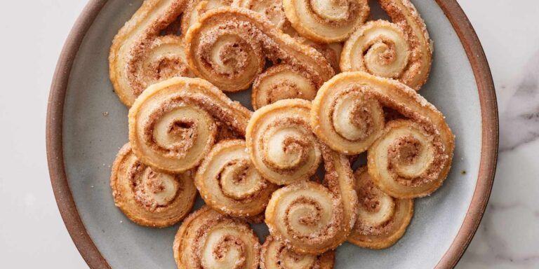 15 Easy Puff Pastry Desserts Your Holiday Crew Will Love