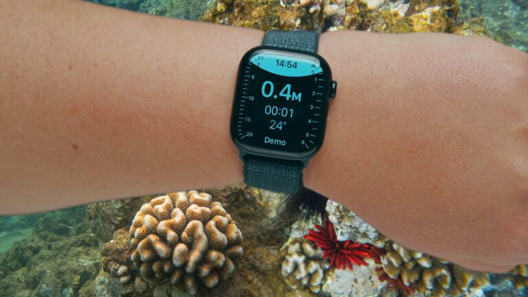 The Apple Watch 10 Is All In on Snorkeling. I Took It for a Swim