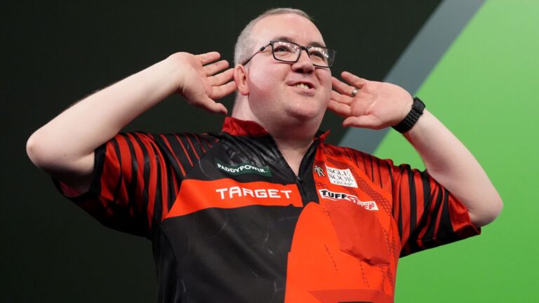 World Darts Championship: Stephen Bunting cruises into fourth round after Damon Heta hits nine-darter but loses to Luke Woodhouse | Darts News