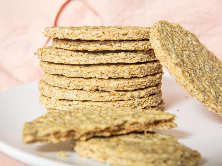 These Easy 5-Ingredient Crackers Are Scottish Grandma–Approved