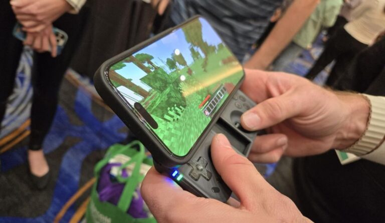 I adore this clever mobile gamepad with Hall effect sticks and a snap-up design