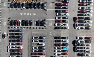 Feds Launch Safety Probe Into 2.6 Million Tesla’s Remote Summon Feature