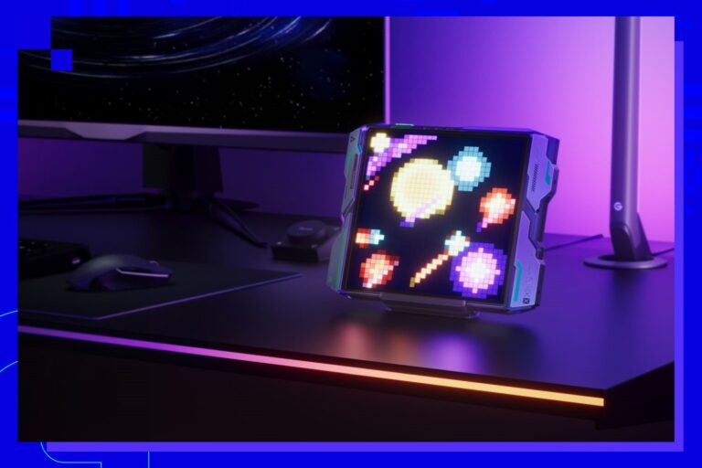 Add a Little Nostalgia to Your Desk With These Customizable Pixel Art Lights