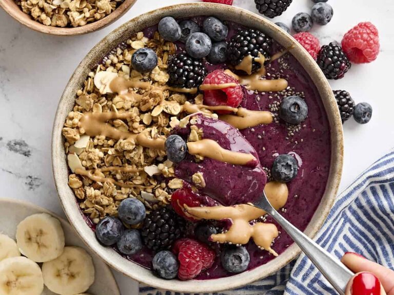 How to Make Smoothie Bowls