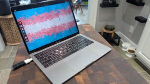 I rescued my dying 2017 MacBook Pro with Ubuntu and it works like a charm (mostly)