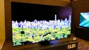 I saw Samsung’s new OLED TV with Glare Free 2.0 tech, and it fixes the Samsung S95D’s biggest problem