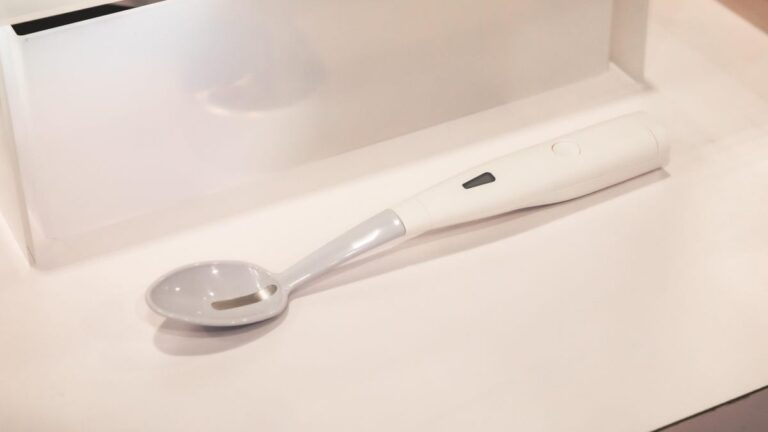 We Tested an Electric Salt Spoon That Might Help You Stick to Your Low-Sodium Diet