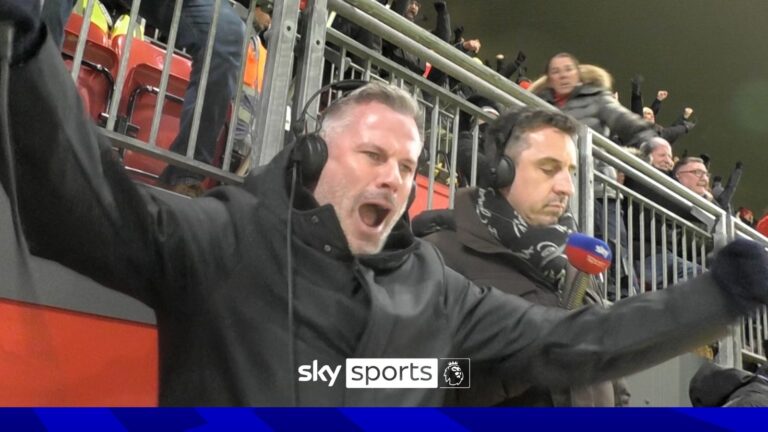 COMMENTARY CAM! | Carra celebrates Gakpo equaliser for Liverpool!