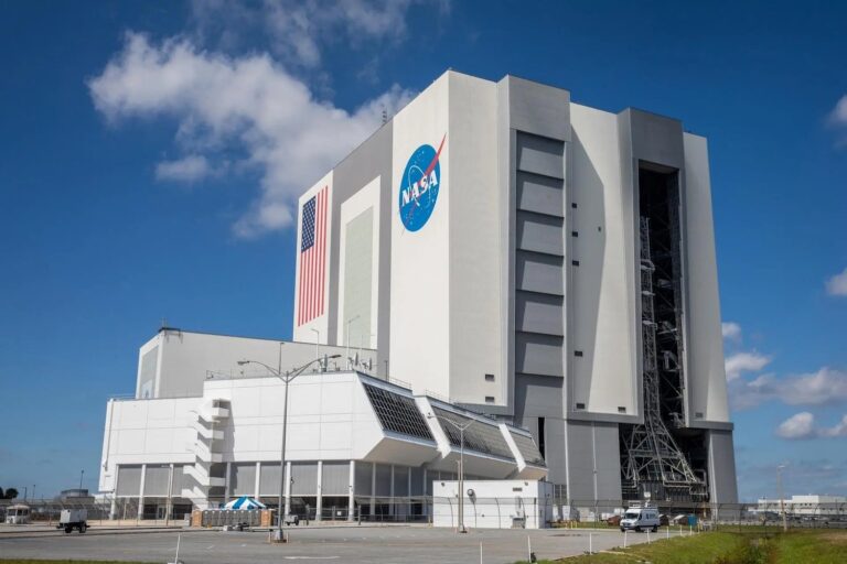 NASA Slashes $420 Million in Contracts Amid DOGE’s Broad Cost-Cutting Measures