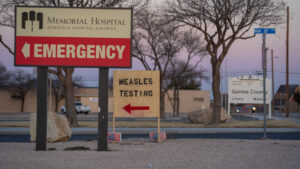 Controversial doc gets measles while treating unvaccinated kids—keeps working