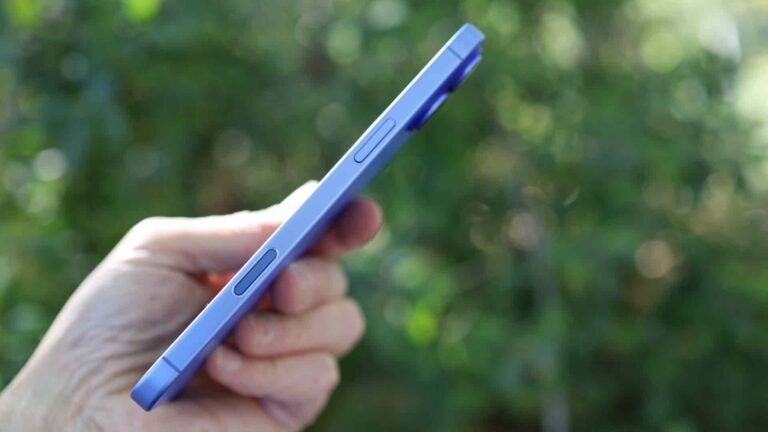 This iPhone 17 Air dummy unit video suggests the phone is so slim it might bend