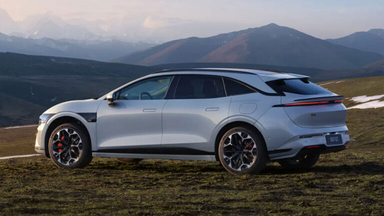 Zeekr’s new 007 GT looks like the ultimate family EV – with 10-minute charging and over 500 miles of range