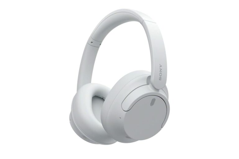 Sony’s Best Noise-Cancelling Headphones of 2023 Are Now a Steal for Under $100