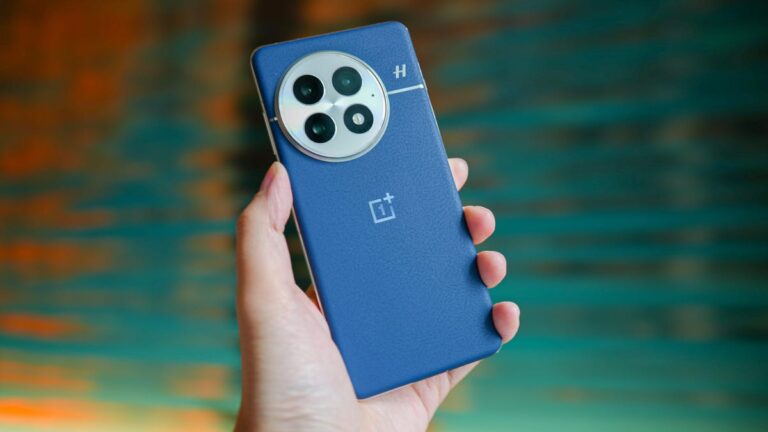 I avoid pricey flagship phones, but this OnePlus 13 deal has me reconsidering