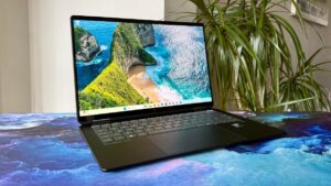 HP OmniBook Ultra Flip 14 Review: Premium 2-in-1 Prioritizes Design and Display