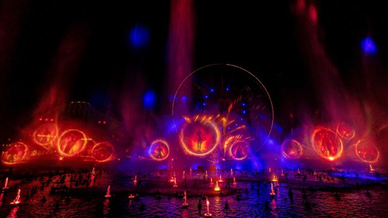 Disneyland Resort will let you have a say in its night-time spectacular, but you’ll need an iPhone or Android to do it