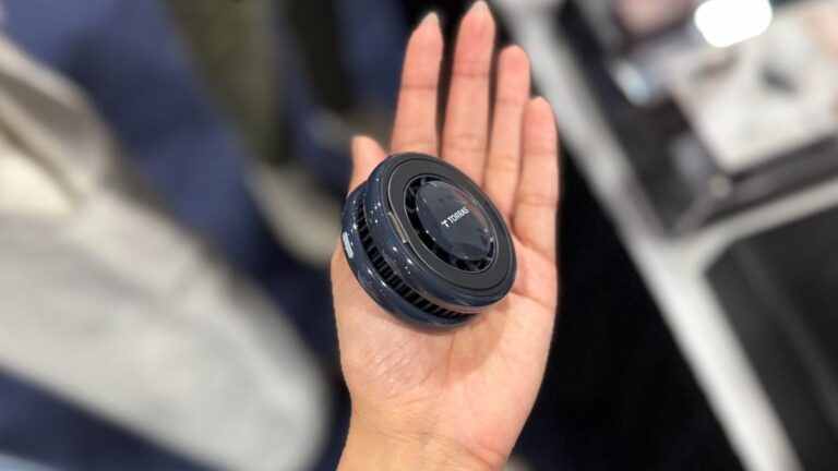 I found the most complete wireless charger for my iPhone – and it has a handy kickstand