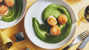 Scallops With Creamy Spinach Sauce Recipe